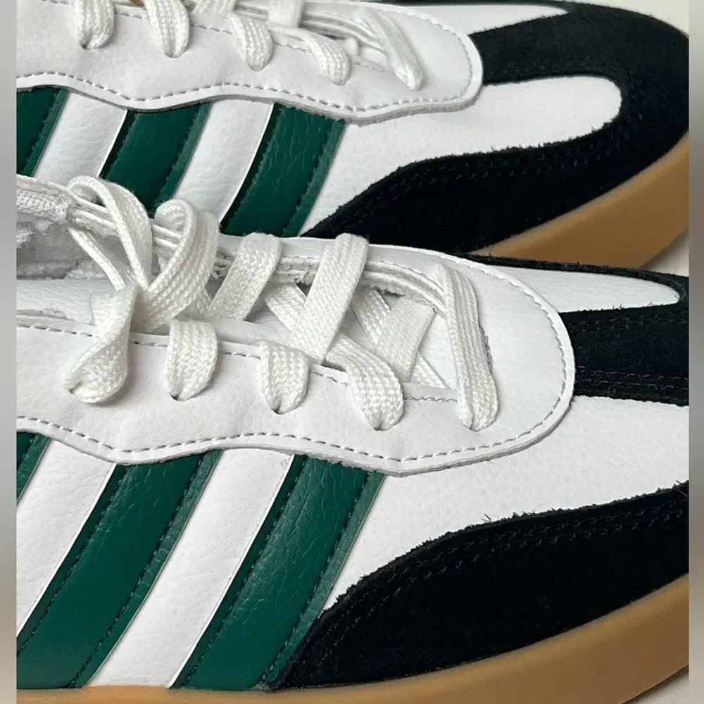 New Adidas Barreda White Leather Green Stripes Gum Sole Men 7.5 / Women’s 8.5